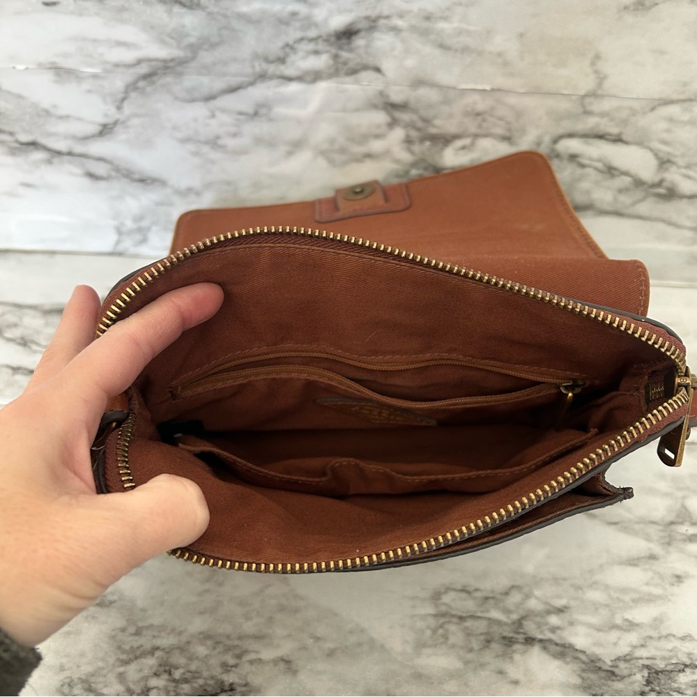 Fossil | Kinley pebbled Leather Crossbody Bag adjustable strap flap top - Picture 8 of 12